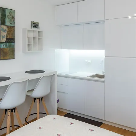 Teny With Balcony And Private Parking דירה *
