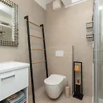 Teny With Balcony And Private Parking Apartament *