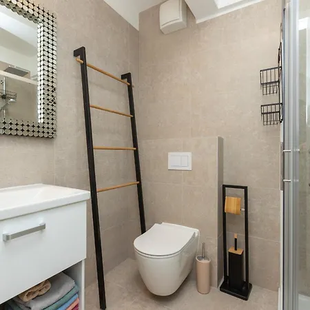 Teny With Balcony And Private Parking Appartement *
