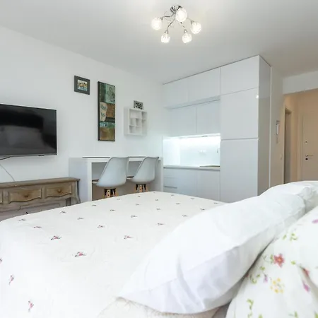Apartament Teny With Balcony And Private Parking *