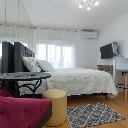 Apartament Teny With Balcony And Private Parking Zadar