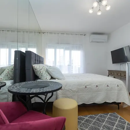 Teny With Balcony And Private Parking * Zadar