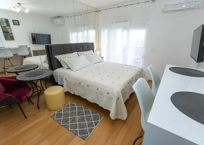 Teny With Balcony And Private Parking Apartamento