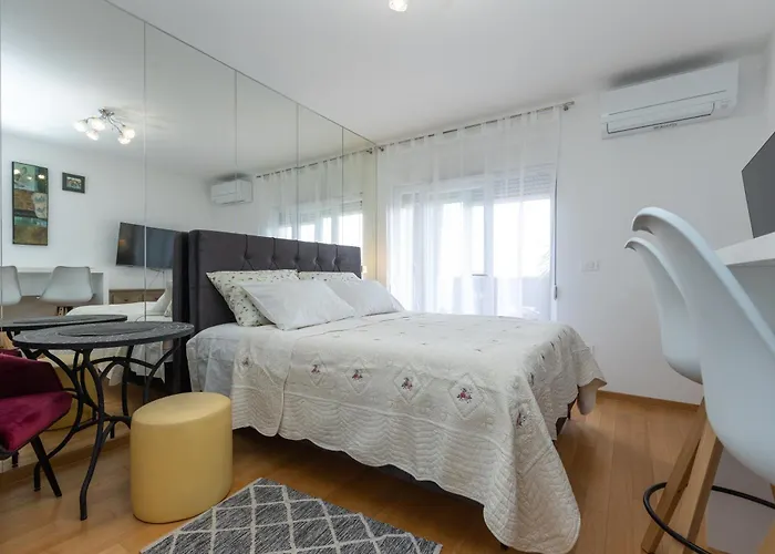 Teny With Balcony And Private Parking Apartamento Zadar