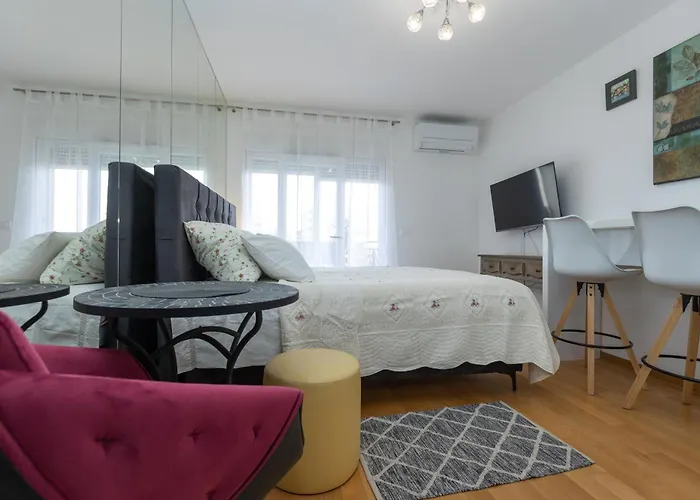 Apartamento Teny With Balcony And Private Parking Zadar