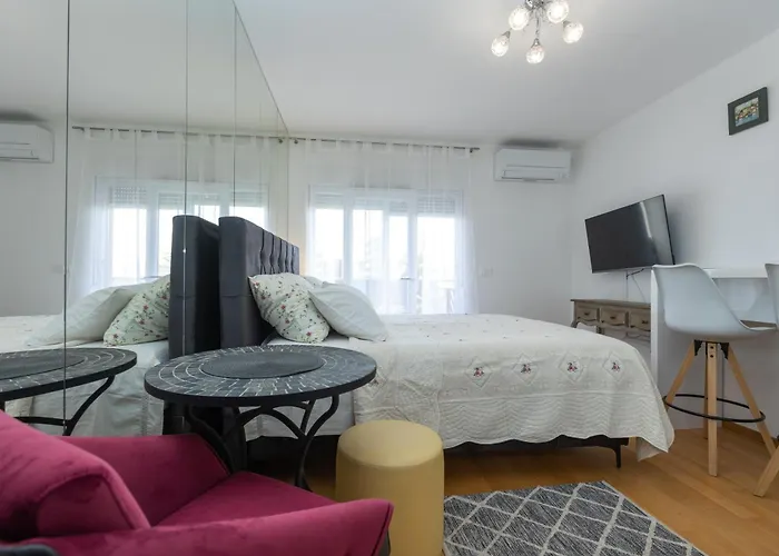 Teny With Balcony And Private Parking * Zadar